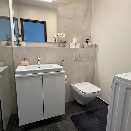 Apartman Martensi *