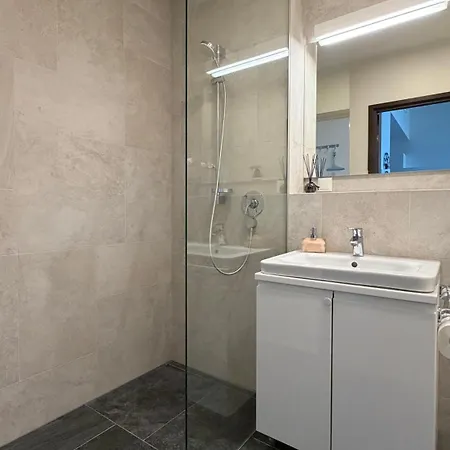 Apartman Martensi *